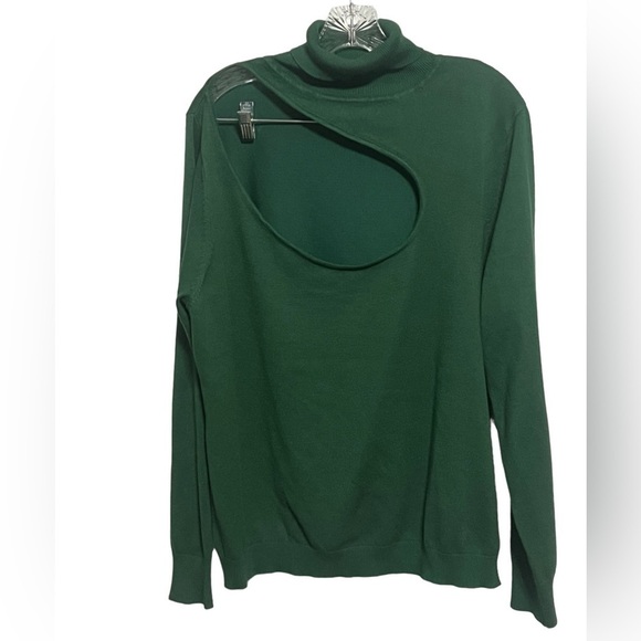 Eloquii green long sleeve turtle neck sweater with front cut out detail - Picture 4 of 9